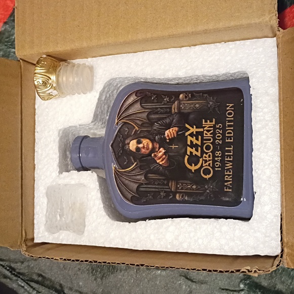 Ozzy Osbourne Farewell Edition Flask - Picture 2 of 4